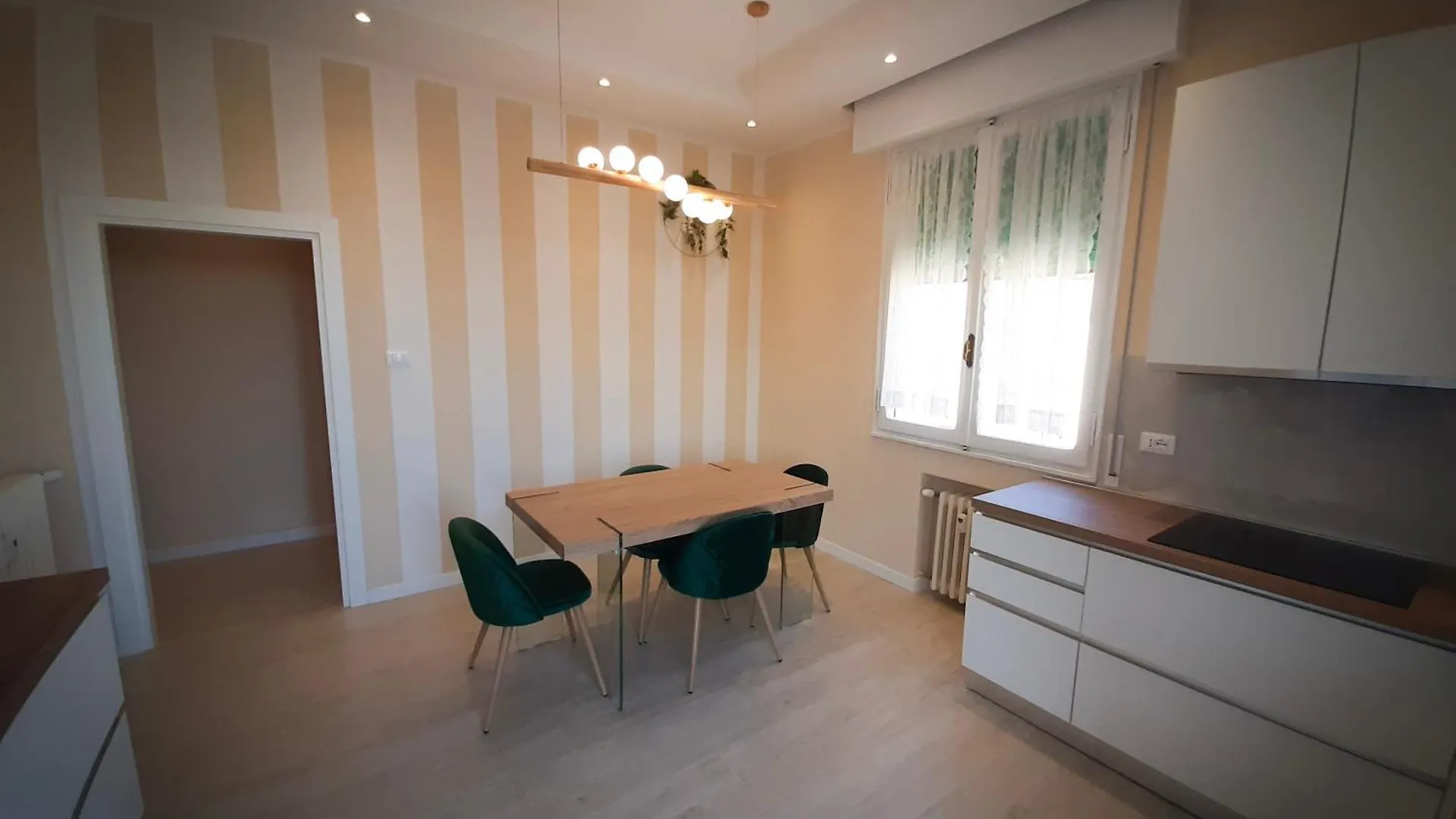 Edc Home Con Parcheggio E Wifi Gratuito Casalecchio Di Reno 0*,  Itálie